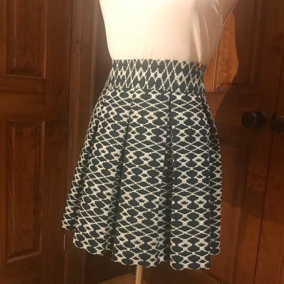 2 for $40. Banana Republic Mini Skirt - Picture 4 of 8